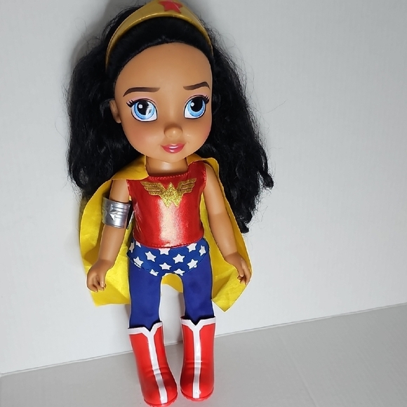 DC Comics Wonder Superhero Doll - Picture 4 of 5